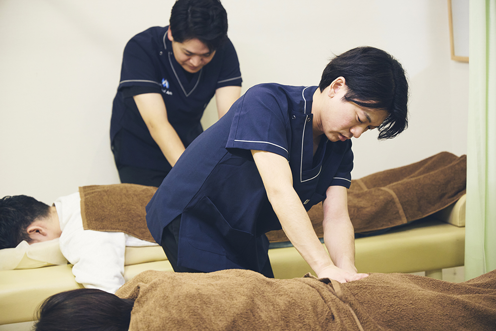 コアマッスルセラピー(深層筋治療) の施術風景